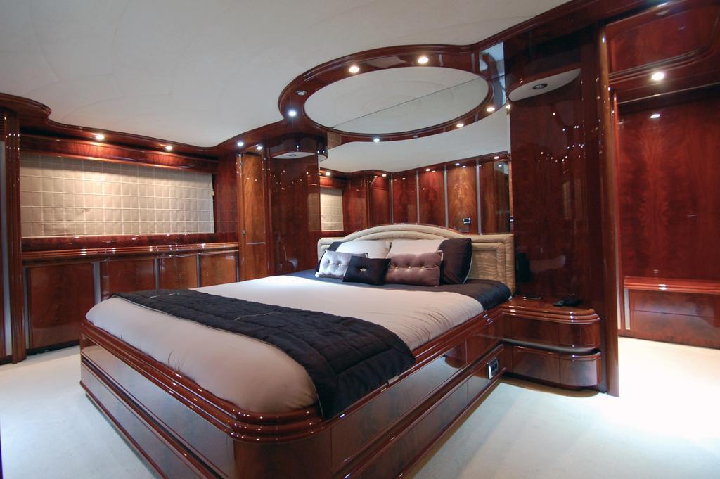 Motor Yacht Dandy 3* Barcelona